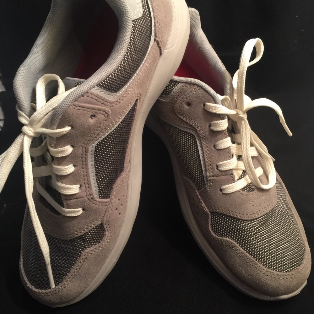 Crocs walking shoes size 9